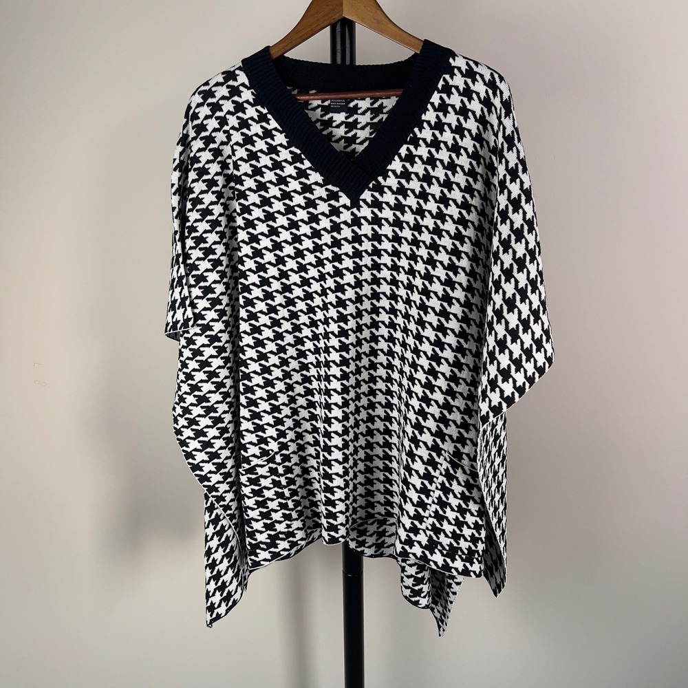 Houndstooth V-Neck Poncho Sweater Black White Knit Cape with Pockets One Size